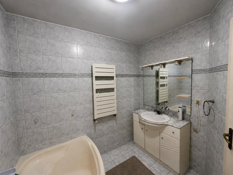 Apartament cu 4 camere decomandat în 13 Septembrie