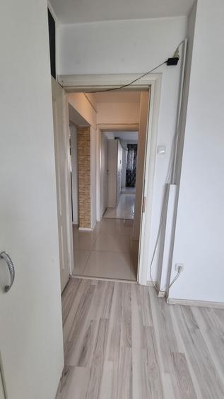 Apartament cu 3 camere decomandat în Iancului