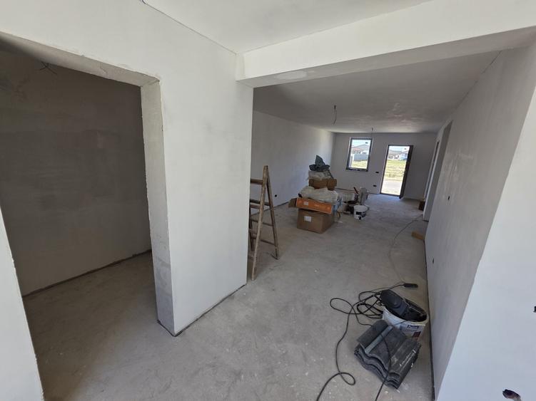 Casă cu 3 camere în Central