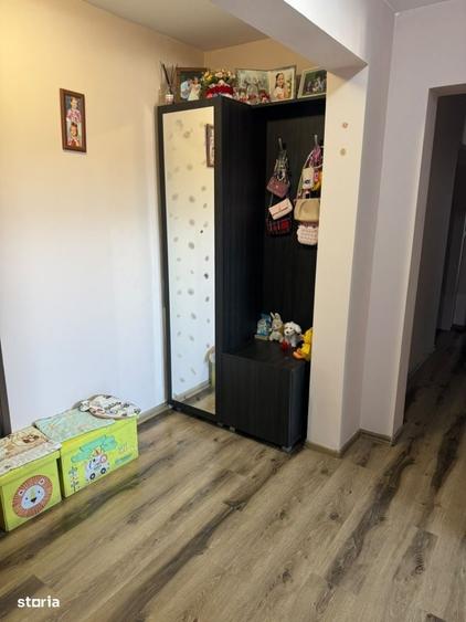 Apartament cu 3 camere decomandat în Iosia
