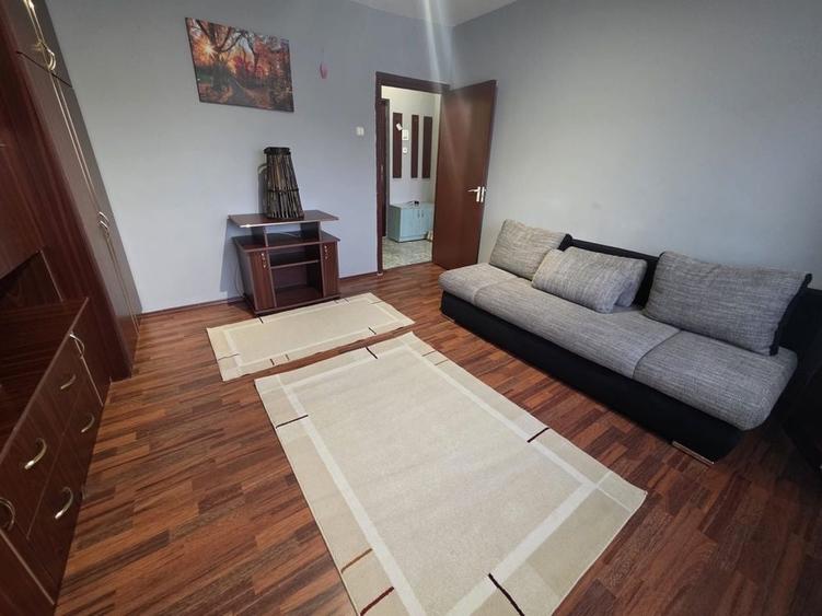 Garsonieră decomandată în Rogerius