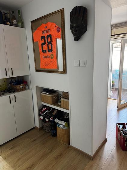 Apartament cu 3 camere decomandat în Lipovei