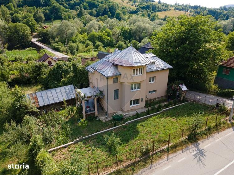 Casă cu 4 camere cu Teren 500 Mp în Muncelu