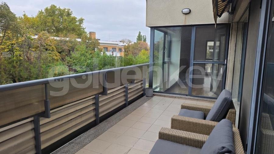 Apartament cu 4 camere decomandat în Herăstrău