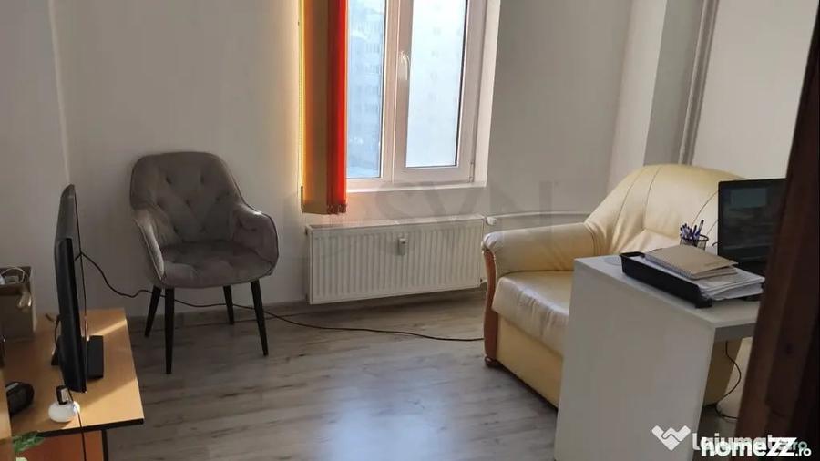 Apartament cu 3 camere decomandat în Calea Călărașilor