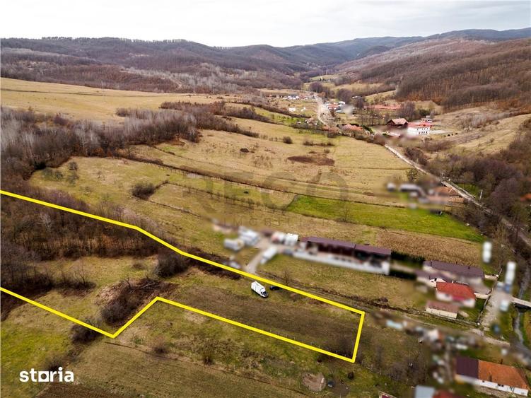 Teren de 7465 mp, în Central