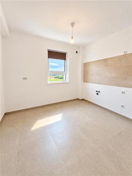 Apartament cu 2 camere decomandat, mobilat în Tractorul