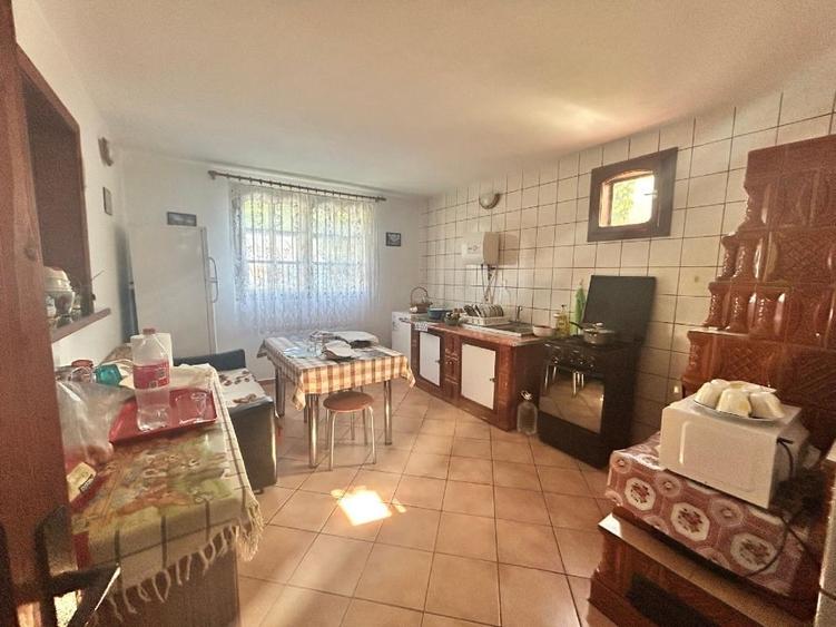 Casă individuală cu 5 camere cu Canalizare în Lepșa