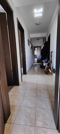 Apartament cu 3 camere decomandat, mobilat în Central
