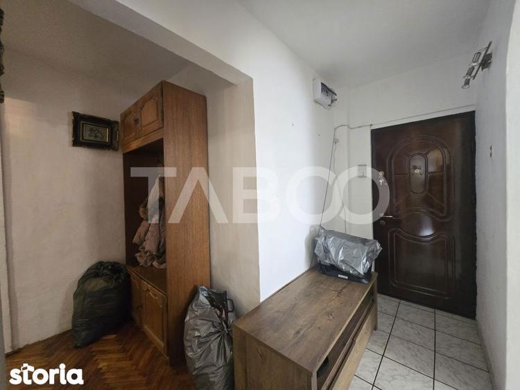 Apartament cu 2 camere decomandat, mobilat în Ștrand