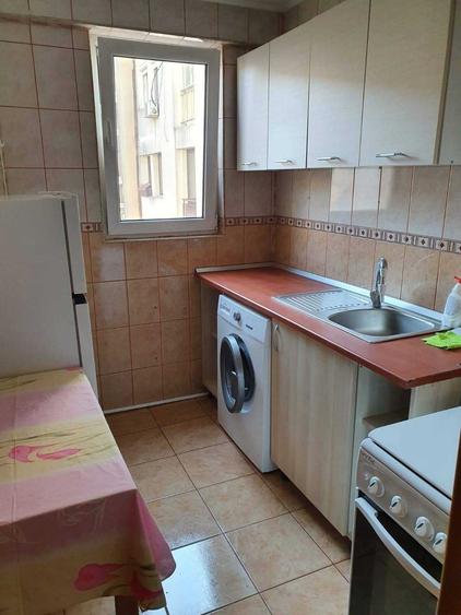Apartament cu 2 camere semidecomandat în Tribunal