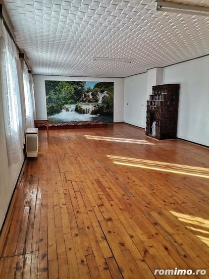 Casă cu 5 camere în Central