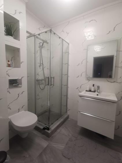Apartament cu 3 camere decomandat în Sud