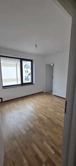 Casă individuală cu 5 camere cu Teren 227 Mp în Central