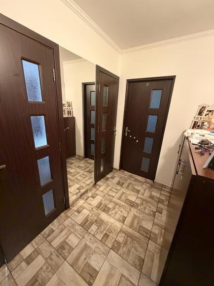 Apartament cu 2 camere semidecomandat, mobilat în Brazda lui Novac