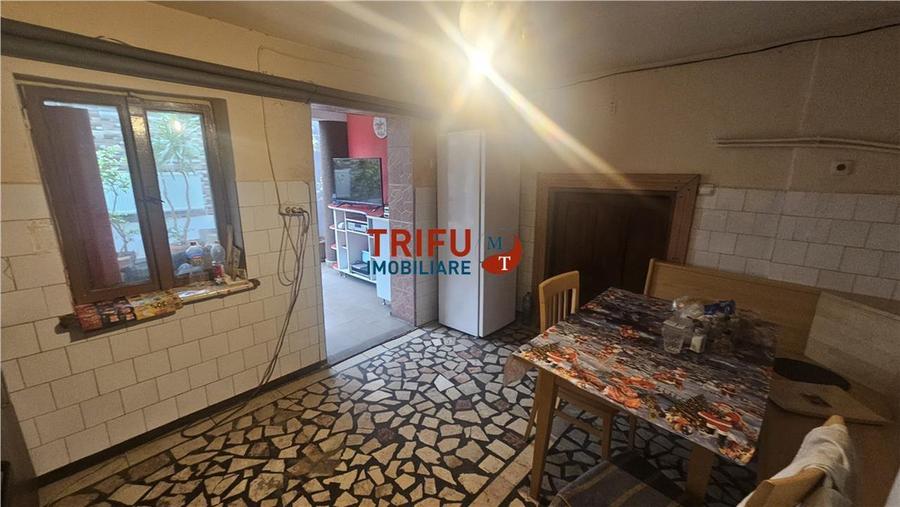 Casă individuală cu 7 camere cu Canalizare în Tolstoi