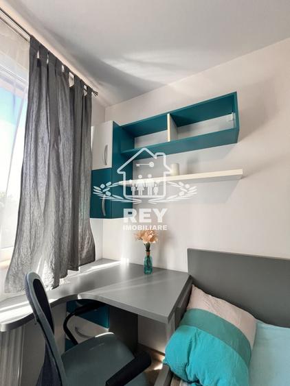 Apartament cu 3 camere semidecomandat în Turnișor