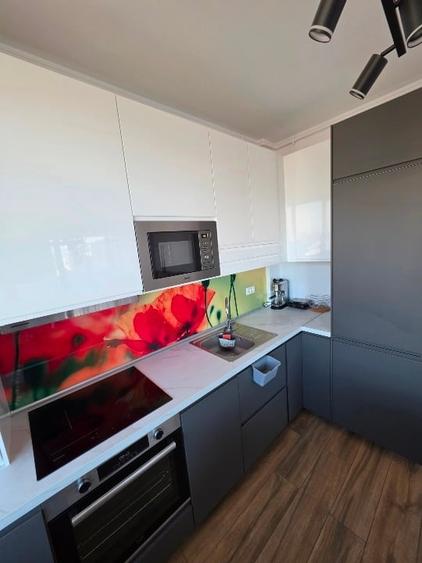 Apartament cu 2 camere semidecomandat, mobilat în Nord