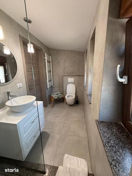 Casă cu 5 camere cu Teren 400 Mp în Goranu