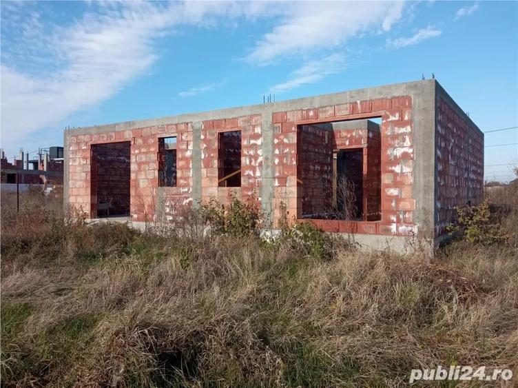 Casă cu 4 camere cu Teren 500 Mp în Câmpineanca