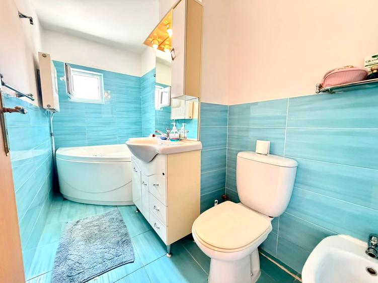 Apartament cu 3 camere decomandat în Ștefan cel Mare