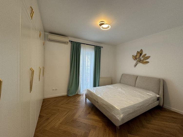 Duplex cu 4 camere cu Piscina în Iancu Nicolae