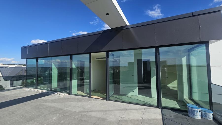 Duplex cu 4 camere cu Canalizare în Central