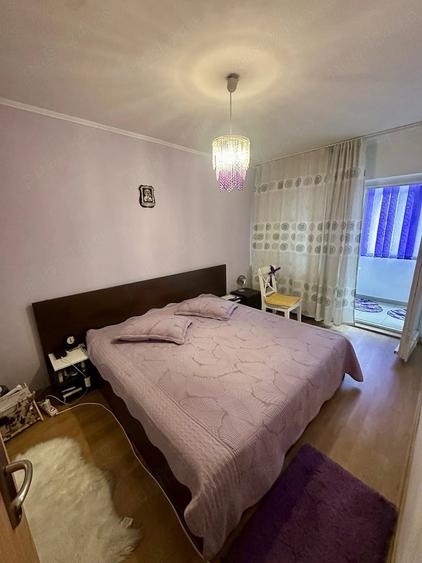 Apartament cu 3 camere decomandat în Berceni