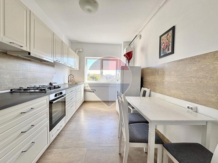 Apartament cu 2 camere decomandat, mobilat în Tractorul
