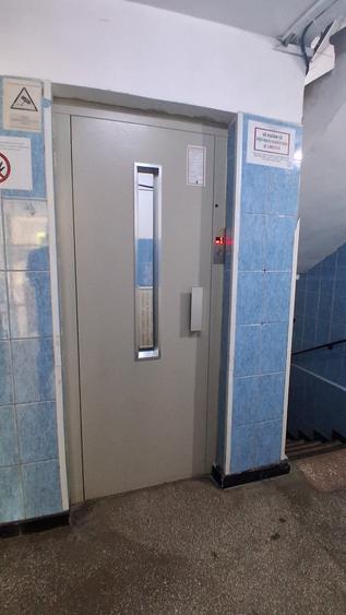 Apartament cu 3 camere decomandat în Dristor