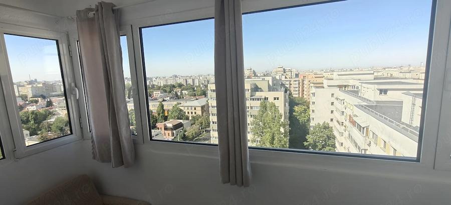 Apartament cu 4 camere semidecomandat în Iancului