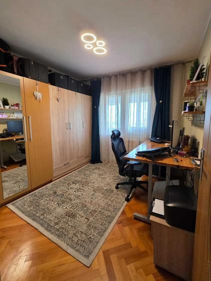 Apartament cu 3 camere semidecomandat în Gheorghe Lazăr