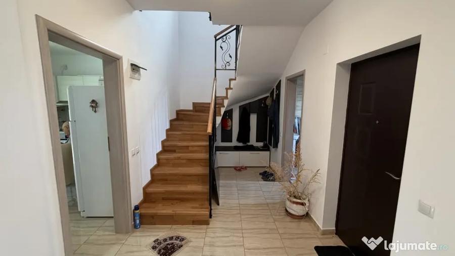 Casă cu 4 camere cu Teren 190 Mp în Chiajna