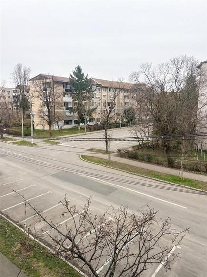 Apartament cu 3 camere decomandat în Decebal