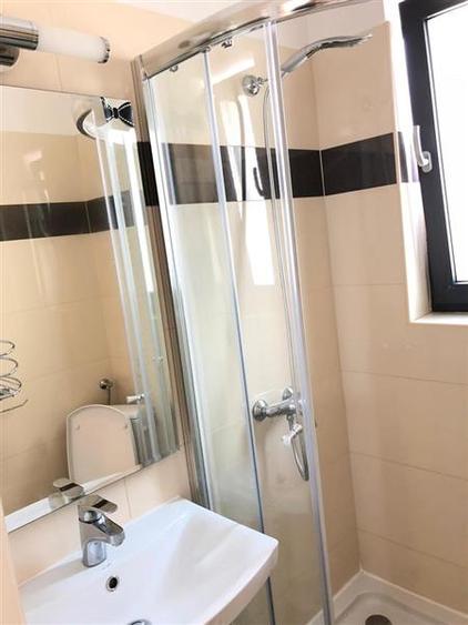 Apartament cu 3 camere semidecomandat, mobilat în Zorilor