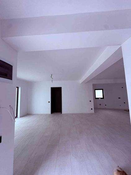 Casă cu 4 camere cu Teren 174 Mp în Central
