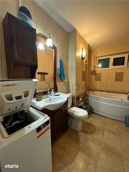 Apartament cu 4 camere decomandat în Mircea cel Bătrân