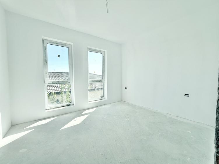 Duplex cu 4 camere cu Canalizare în Moșnița Nouă