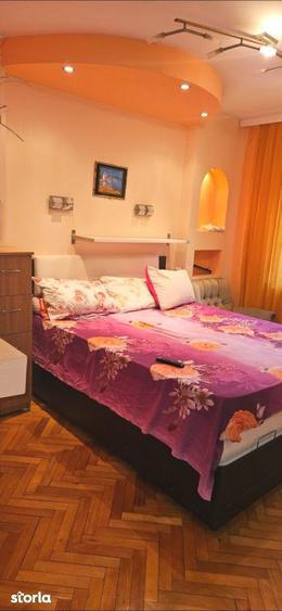 Apartament cu 4 camere semidecomandat, mobilat în Militari