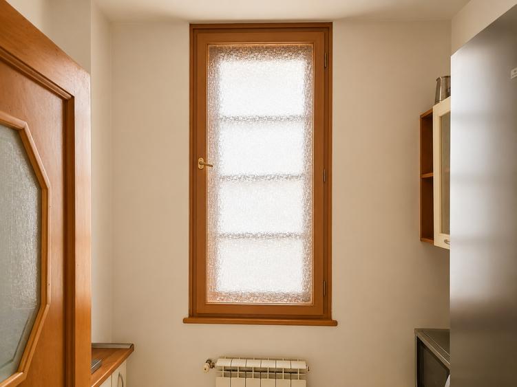 Apartament cu 3 camere decomandat în Moșilor