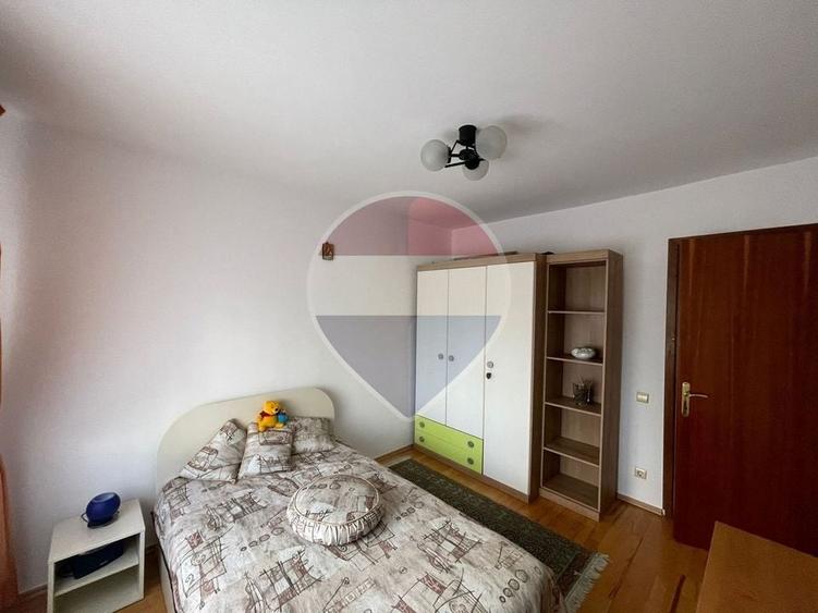 Apartament cu 3 camere decomandat, mobilat în 13 Septembrie