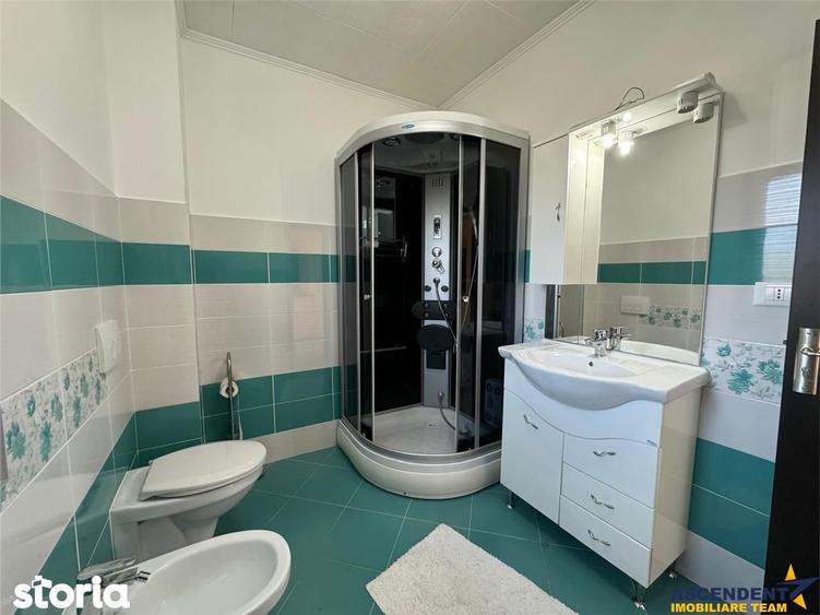 Casă cu 6 camere cu Teren 500 Mp în Corunca