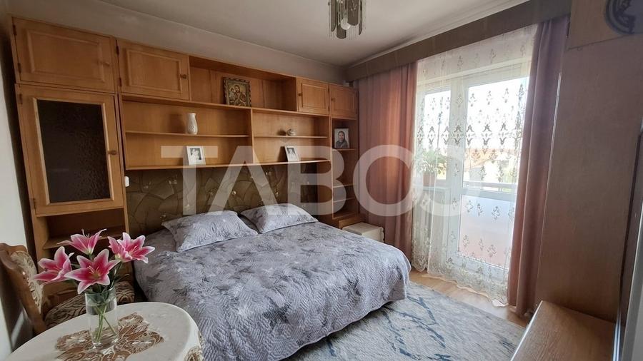 Apartament cu 4 camere semidecomandat, mobilat în Turnișor