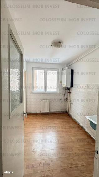 Apartament cu 3 camere decomandat în Calea București