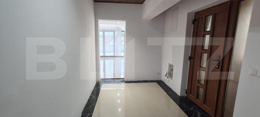 Apartament cu 5 camere decomandat, mobilat în Centura