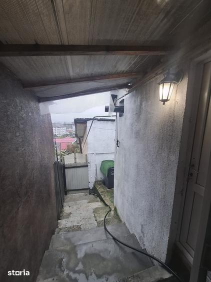 Casă cu 1 camere cu Teren 50 Mp în Podu Roș