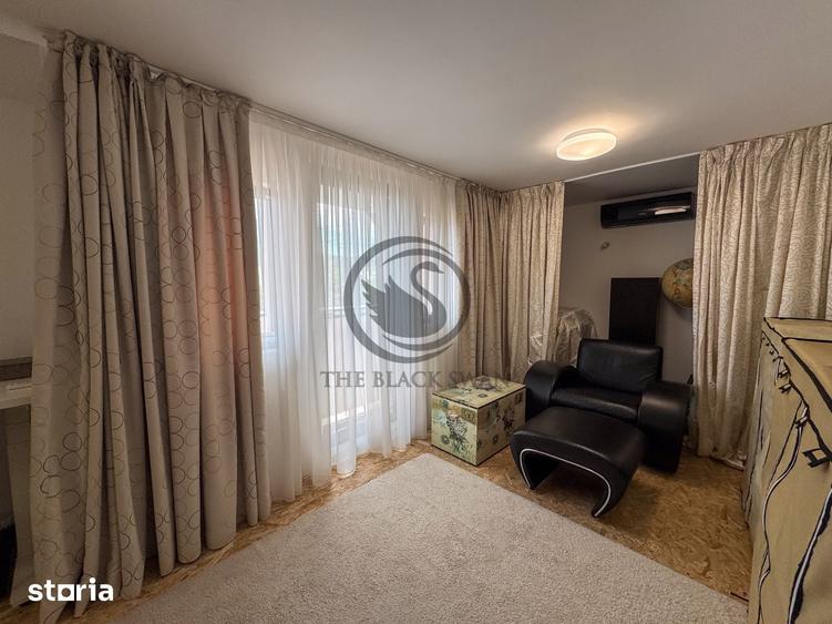 Casă cu 5 camere cu Teren 1073 Mp în Podenii Noi