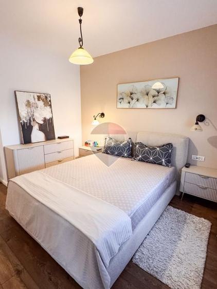 Apartament cu 4 camere decomandat în Periferie