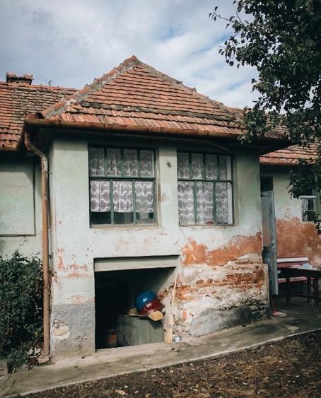Casă individuală cu 3 camere cu Teren 1700 Mp în Țapu