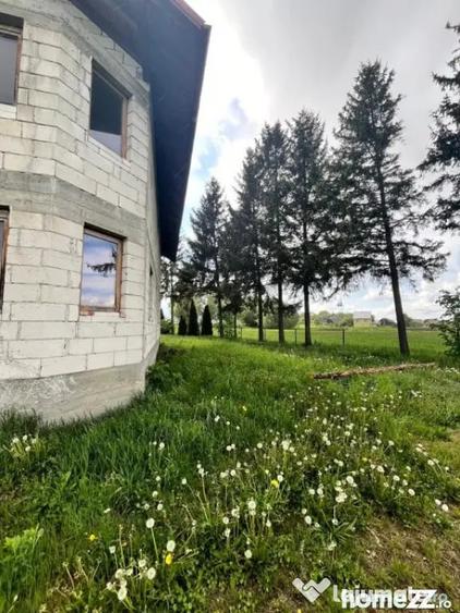 Casă cu 7 camere cu Teren 1674 Mp în Frătăuții Vechi